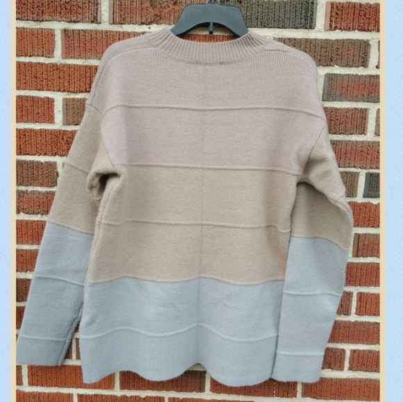 🍂ANDREE BY UNIT Color Block Sweater🍂 - Picture 2 of 2